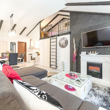 Tranquility And Nature In 4 Bedroom With Sea View Мокошица Экстерьер фото