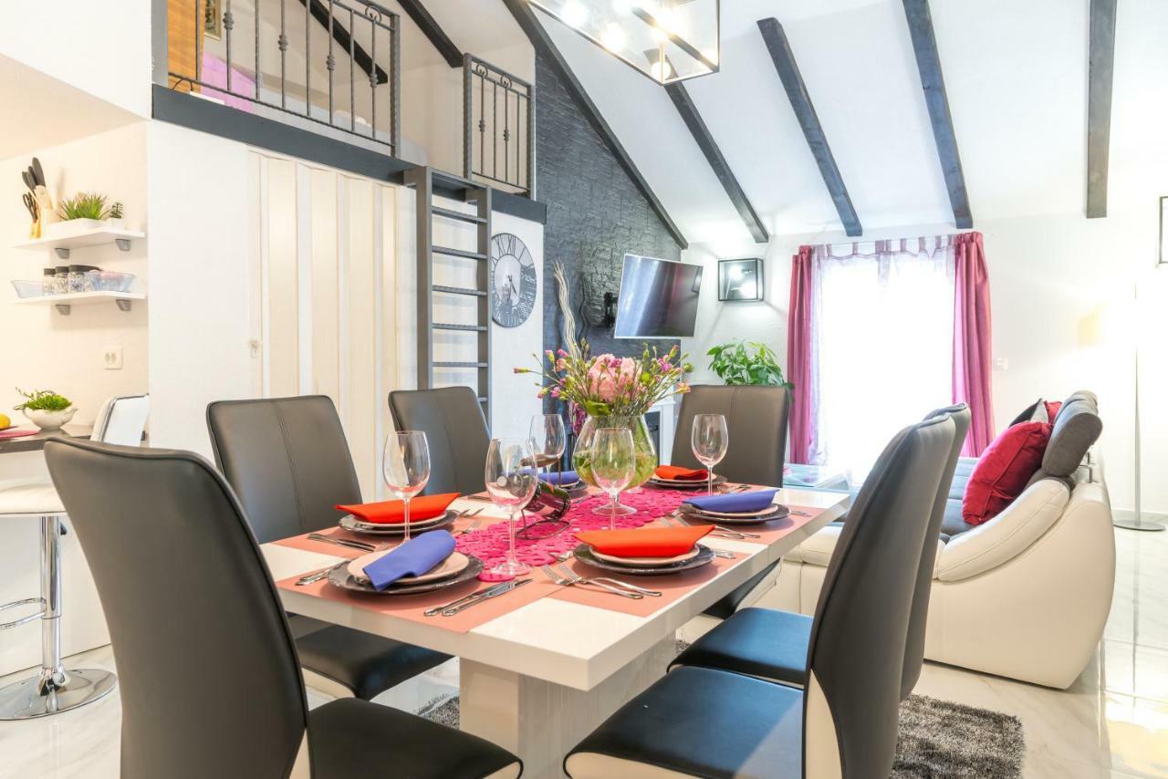 Tranquility And Nature In 4 Bedroom With Sea View Мокошица Экстерьер фото
