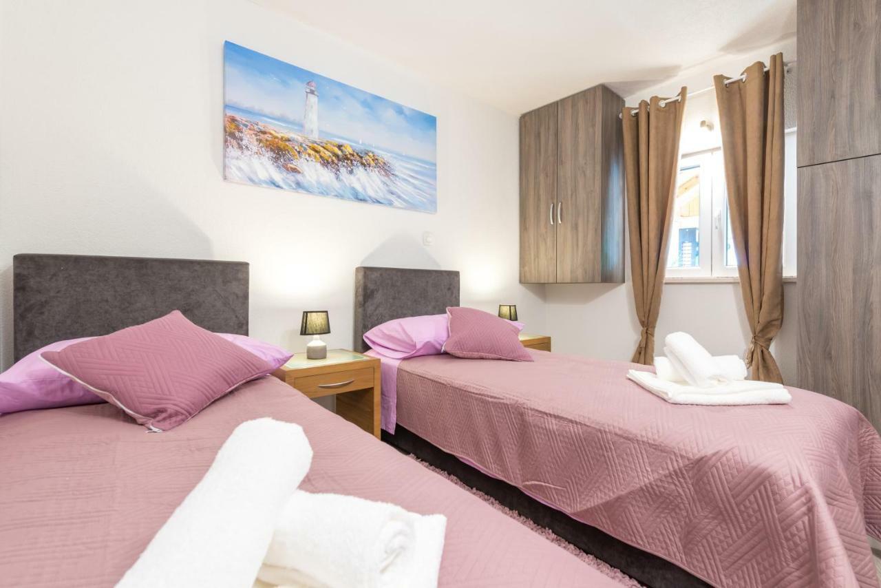Tranquility And Nature In 4 Bedroom With Sea View Мокошица Экстерьер фото